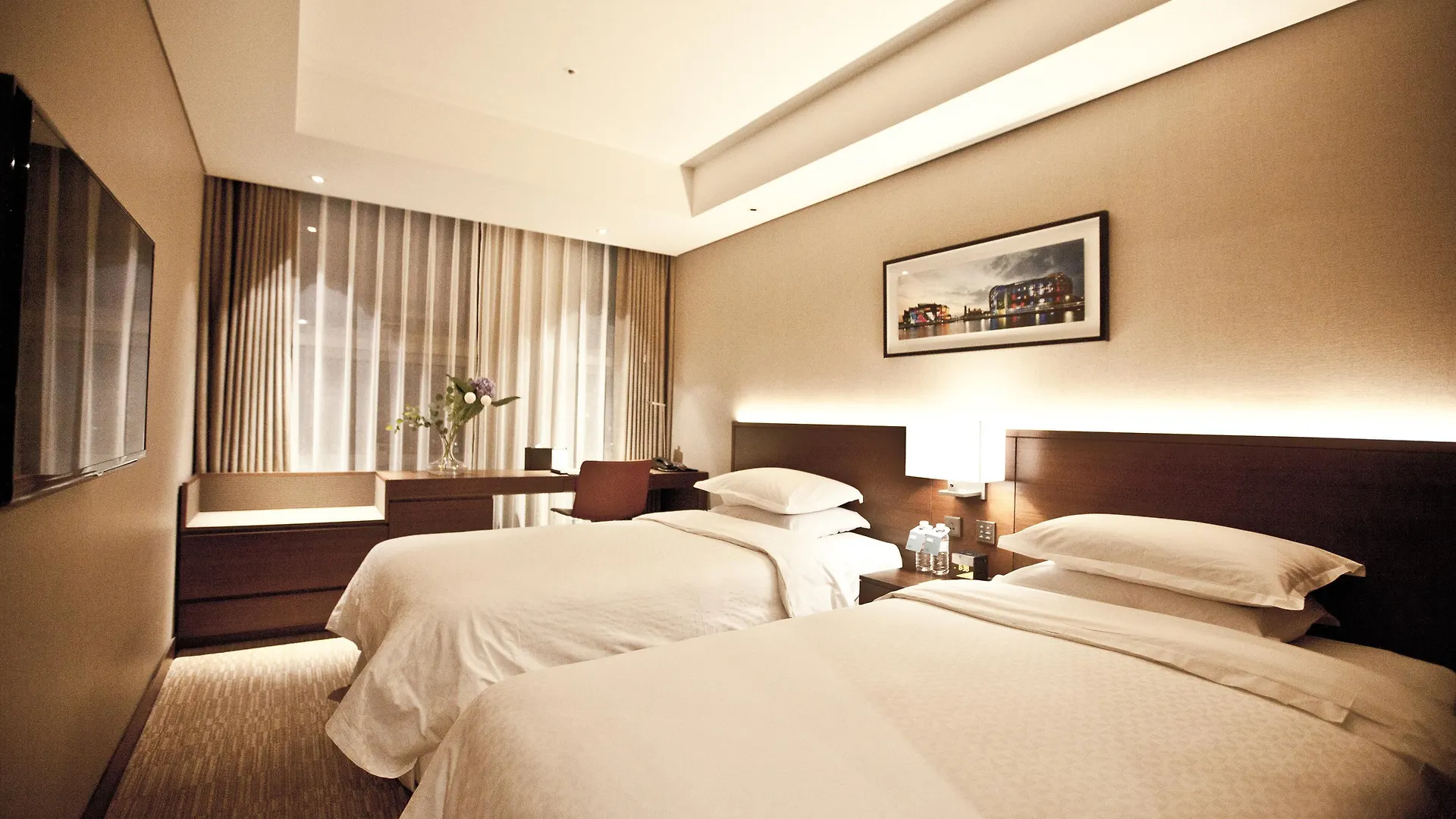 Four Points By Sheraton Josun, Seoul Station 4*,