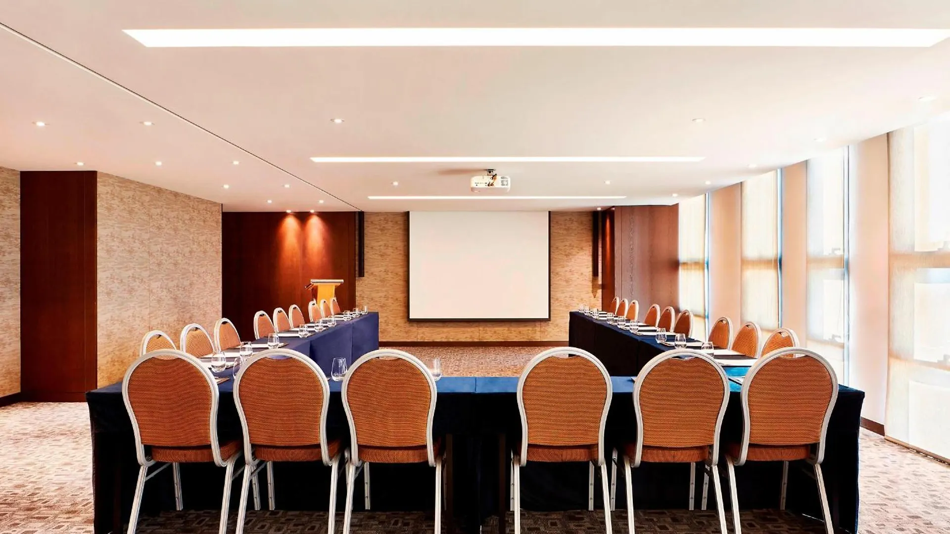 Four Points By Sheraton Josun, Seoul Station 4*,  Güney Kore