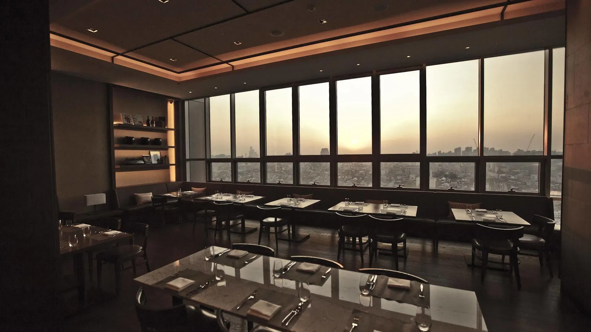 Four Points By Sheraton Josun, Seoul Station 4*,
